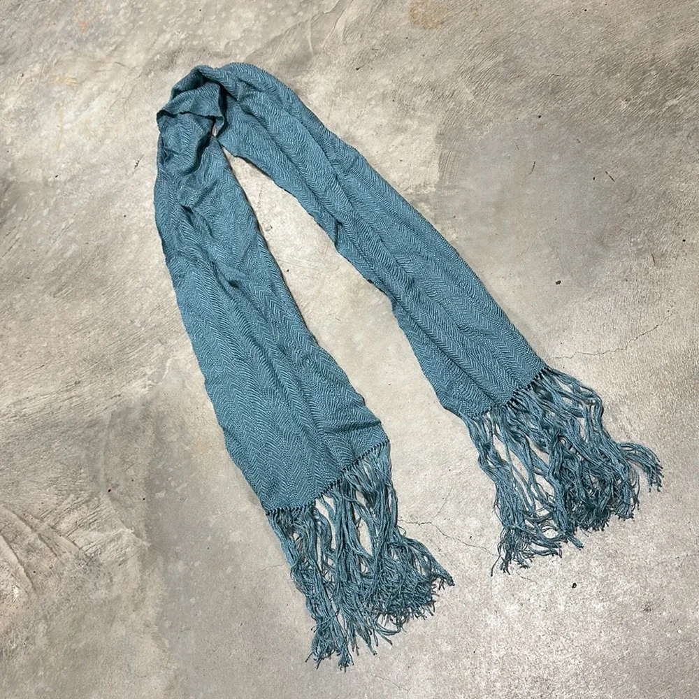 Blue/Green scarf‎ w/ tassels / Q-58